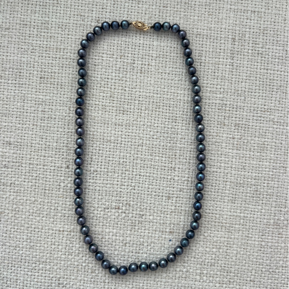 Blue pearl necklace with 14K gold closure